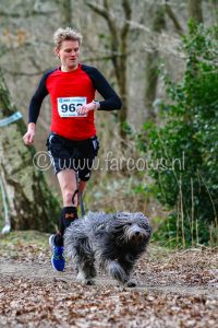 Canicross Havelte man met hond